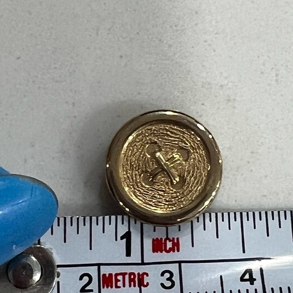 Avon Vintage Set of 2 Button Covers. Clip over cuff buttons. Gold tone. - Picture 4 of 6